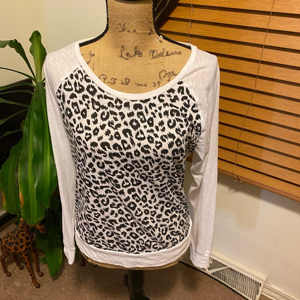 SOLD VS PINK long sleeve tee